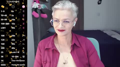 Snapshot of scarlett_paris chatting on February 19, 11:57 pm Scarlett online show from February 19, 11:57 pm