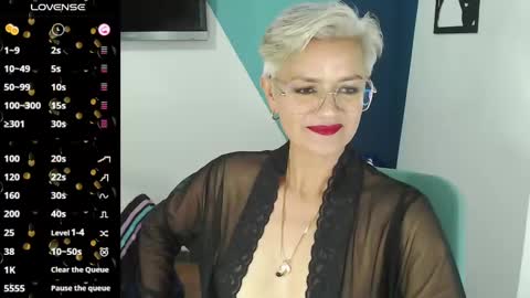 Snapshot of scarlett_paris chatting on March 6, 2:30 am Scarlett online show from March 6, 2:30 am