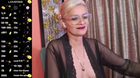 Snapshot of scarlett_paris chatting on October 10, 11:48 pm Scarlett online show from October 10, 11:48 pm