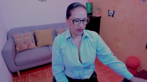 Snapshot of scarlett_sax chatting on November 29, 1:19 am Scarlett sax online show from November 29, 1:19 am