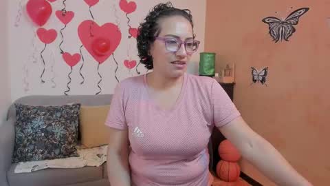 Snapshot of scarlett_sax chatting on February 20, 11:05 pm Scarlett sax online show from February 20, 11:05 pm