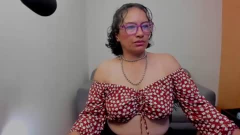 Snapshot of scarlett_sax chatting on June 10, 11:35 pm Scarlett sax online show from June 10, 11:35 pm