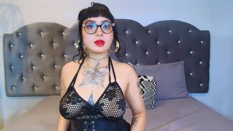 scarlett_venom_ online show from February 4, 8:25 pm