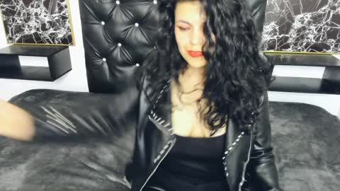 Snapshot of scarlett_w0lf chatting on December 10, 5:55 pm Scarlett online show from December 10, 5:55 pm