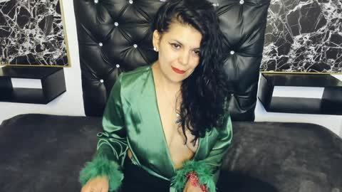 Snapshot of scarlett_w0lf chatting on December 20, 3:00 pm Scarlett online show from December 20, 3:00 pm