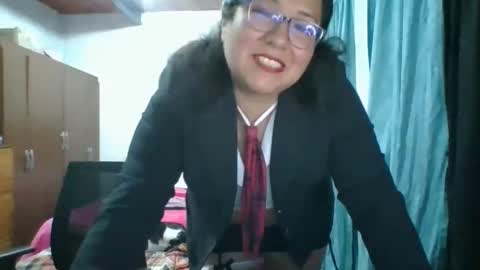 Snapshot of scarlett_widow chatting on November 18, 1:33 am scarlett_widow online show from November 18, 1:33 am