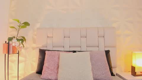 Snapshot of scarlettadams__ chatting on November 25, 11:43 am online show from November 25, 11:43 am