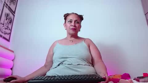 scarlettbooty online show from November 25, 4:12 am