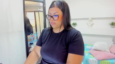 Snapshot of scarlettlee8 chatting on November 1, 10:12 pm scarlettlee8 online show from November 1, 10:12 pm