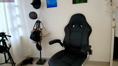 Scarlett online show from April 22, 10:00 pm