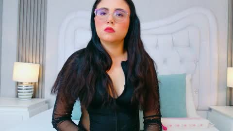 Snapshot of scarlettpetrovaa chatting on April 6, 11:44 am Scarlett Petrova online show from April 6, 11:44 am