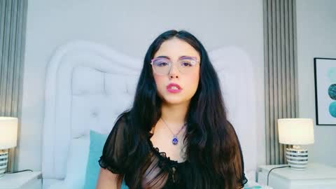 Snapshot of scarlettpetrovaa chatting on April 20, 11:35 am Scarlett Petrova online show from April 20, 11:35 am