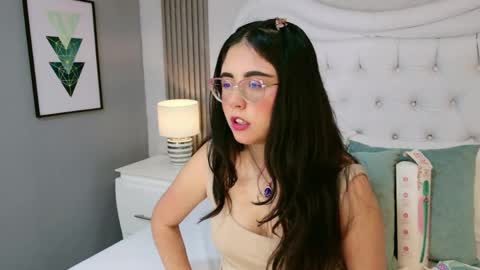 Snapshot of scarlettpetrovaa chatting on May 9, 11:26 am Scarlett Petrova online show from May 9, 11:26 am