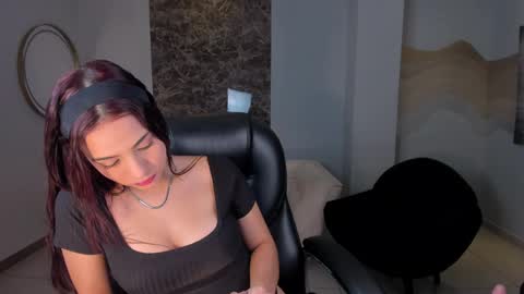 Snapshot of scarlettrosex1 chatting on June 4, 8:15 pm Scarlett Rose online show from June 4, 8:15 pm