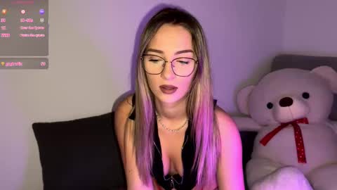 Snapshot of scarlettsmithz chatting on November 19, 8:09 pm ScarlettSmithz online show from November 19, 8:09 pm