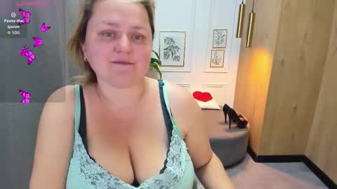 Snapshot of scarlettsoft chatting on September 15, 5:29 am Scarlett online show from September 15, 5:29 am