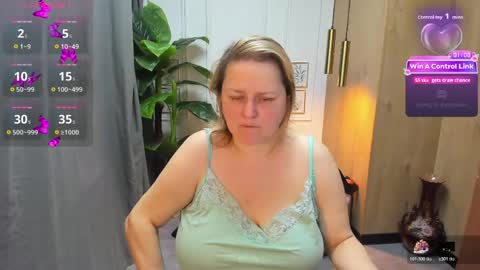 Scarlett online show from April 26, 5:27 am