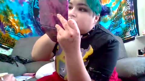 Snapshot of scarletttdesires chatting on December 4, 8:17 pm scarletttdesires online show from December 4, 8:17 pm