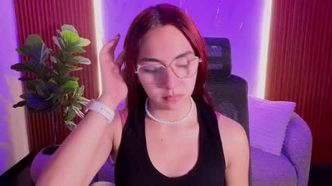 Snapshot of scarlettvg chatting on December 17, 4:29 am scarlett online show from December 17, 4:29 am