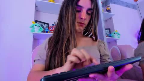 Scarllet online show from March 28, 9:25 pm