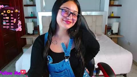 scarllet online show from January 10, 12:15 pm