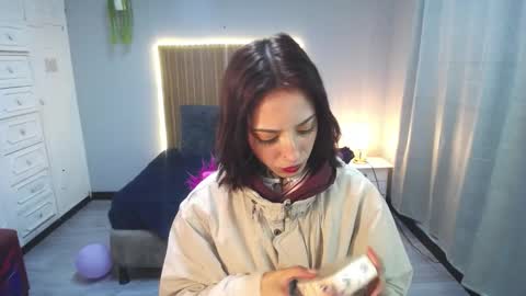 Snapshot of scarllett_bdsm chatting on December 4, 4:55 am Scarllett online show from December 4, 4:55 am