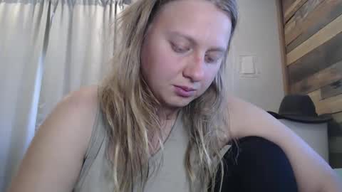 Snapshot of scartit chatting on March 9, 4:22 pm ScarTit Bernhard online show from March 9, 4:22 pm