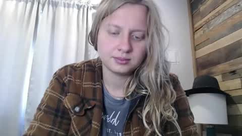 Snapshot of scartit chatting on March 18, 3:59 pm ScarTit Bernhard online show from March 18, 3:59 pm