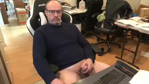 schief6218 online show from March 7, 5:32 pm