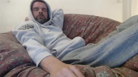 Snapshot of schmoose chatting on December 8, 8:47 pm schmoose online show from December 8, 8:47 pm