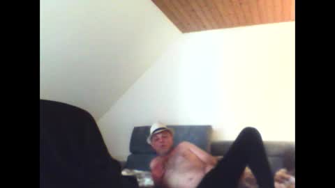 schnibschnab online show from March 24, 7:57 am