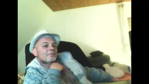 schnibschnab online show from March 26, 1:01 am