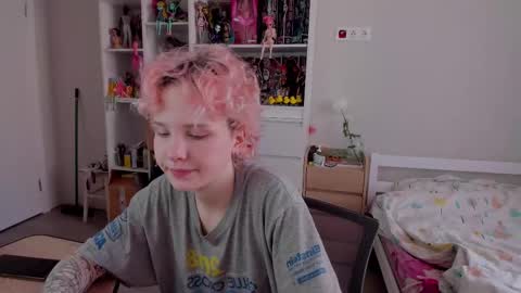 Snapshot of school_love chatting on November 26, 7:31 am Rina online show from November 26, 7:31 am