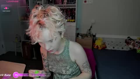 Snapshot of school_love chatting on December 2, 7:14 am Rina online show from December 2, 7:14 am