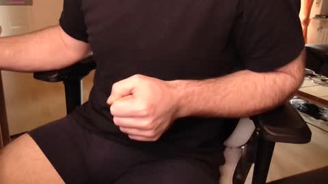 Snapshot of schwarzblau chatting on December 20, 10:38 am Tom online show from December 20, 10:38 am