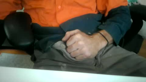 Snapshot of sclad83 chatting on June 22, 4:53 am sclad83 online show from June 22, 4:53 am