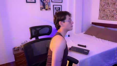 ScoobySnack online show from March 29, 5:07 am