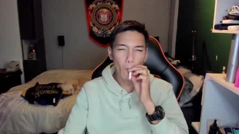 Snapshot of scorphoenix chatting on October 17, 9:17 pm Not Angelo online show from October 17, 9:17 pm