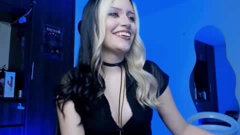 Snapshot of scorpiogoddesss chatting on March 17, 11:08 pm Goddess online show from March 17, 11:08 pm