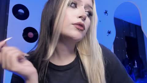 Goddess online show from November 10, 4:00 am