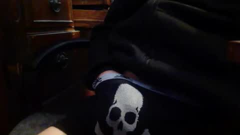 Snapshot of scott01092463171 chatting on December 16, 1:16 pm Goth witch69 online show from December 16, 1:16 pm