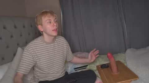 Snapshot of scottish_twink01 chatting on May 1, 8:46 pm danny online show from May 1, 8:46 pm