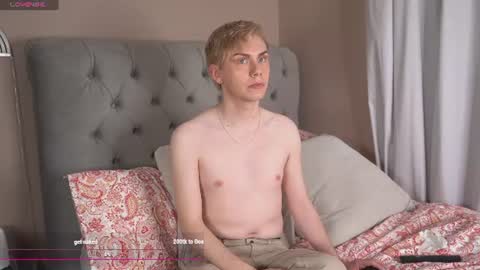 Snapshot of scottish_twink01 chatting on June 14, 12:51 pm danny online show from June 14, 12:51 pm
