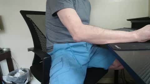 Snapshot of scottsman214 chatting on February 12, 2:45 pm James online show from February 12, 2:45 pm