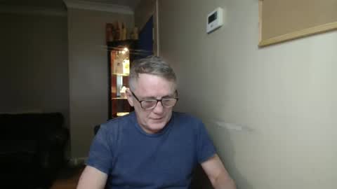 Snapshot of scottsman214 chatting on February 24, 6:06 pm James online show from February 24, 6:06 pm