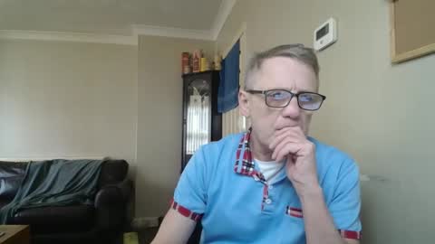 Snapshot of scottsman214 chatting on February 25, 11:09 am James online show from February 25, 11:09 am