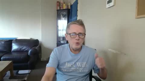 Snapshot of scottsman214 chatting on March 14, 4:12 pm James online show from March 14, 4:12 pm