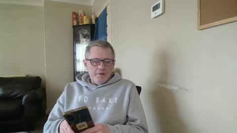 Snapshot of scottsman214 chatting on March 15, 12:33 pm James online show from March 15, 12:33 pm
