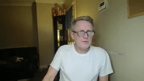 Snapshot of scottsman214 chatting on March 26, 8:58 pm James online show from March 26, 8:58 pm
