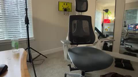 Snapshot of scottybeam chatting on December 4, 5:54 pm Scotty online show from December 4, 5:54 pm